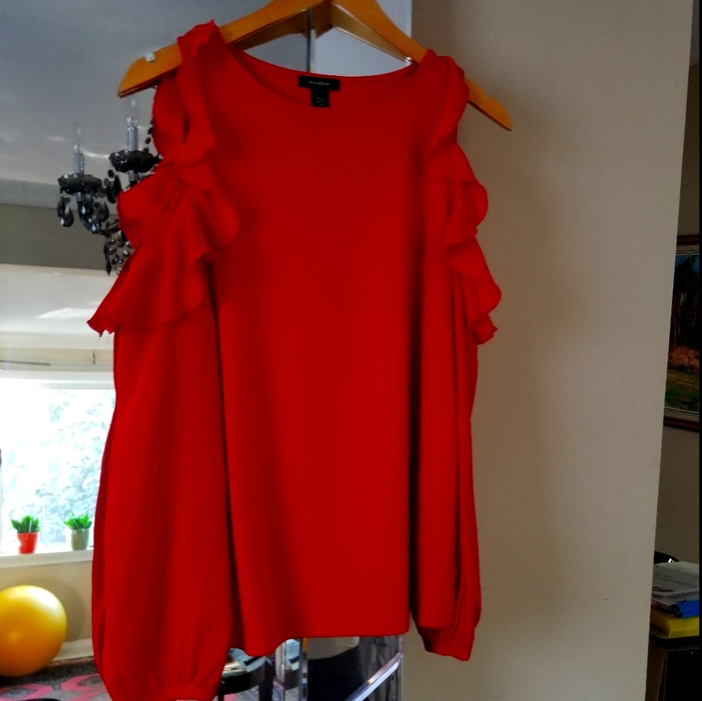 Halogen Cut out Top in Red